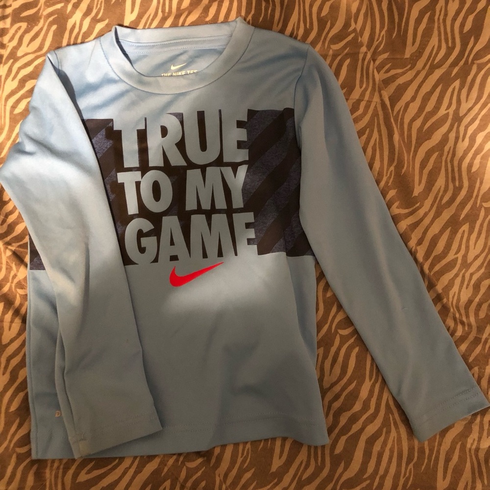 Nike Shirts - Picture 3 of 6